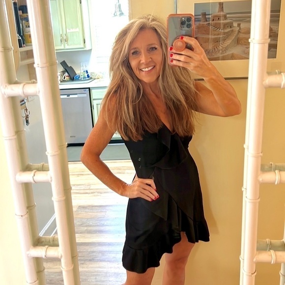 PrettyLittleThing,Sleeveless Black Dress w/Ruffled Edging,Excellent Condition, 6 - Picture 2 of 7